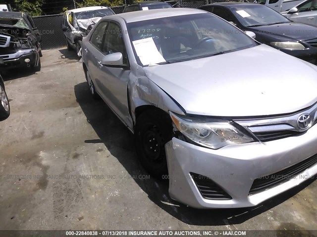 4T4BF1FK4DR330262 - 2013 TOYOTA CAMRY L/SE/LE/XLE 银色 照片 1