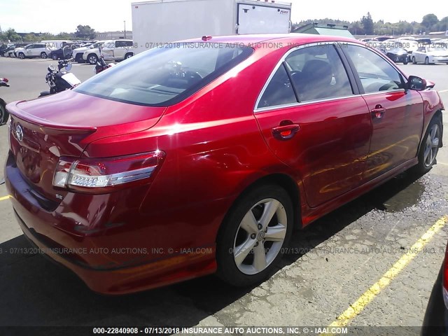 4T1BF3EK3BU751393 - 2011 TOYOTA CAMRY SE/LE/XLE RED photo 4