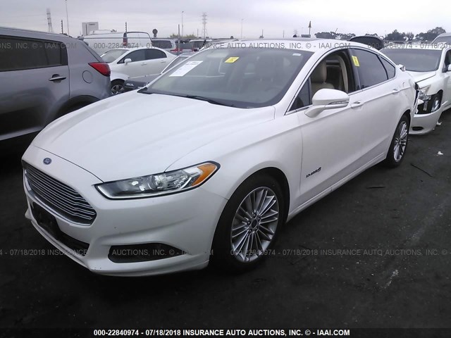 3FA6P0LU0DR325070 - 2013 FORD FUSION SE HYBRID WHITE photo 2