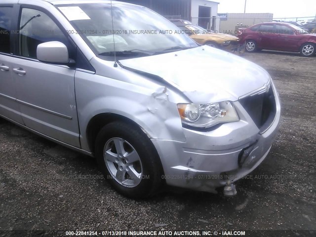 2A4RR5D16AR212416 - 2010 CHRYSLER TOWN & COUNTRY TOURING SILVER photo 6