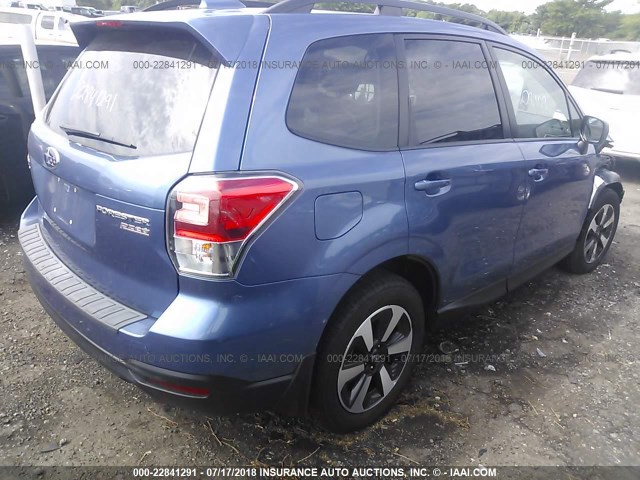 JF2SJAEC2HH595608 - 2017 SUBARU FORESTER 2.5I PREMIUM BLUE photo 4