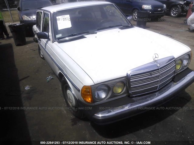 WDBAB23A8DB402615 - 1983 MERCEDES-BENZ 240 D WHITE photo 1