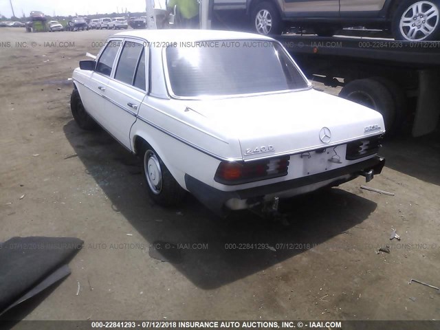 WDBAB23A8DB402615 - 1983 MERCEDES-BENZ 240 D WHITE photo 3