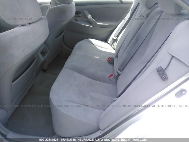 4T4BF3EK6AR033521 - 2010 TOYOTA CAMRY SE/LE/XLE ვერცხლისფერი ფოტო 8