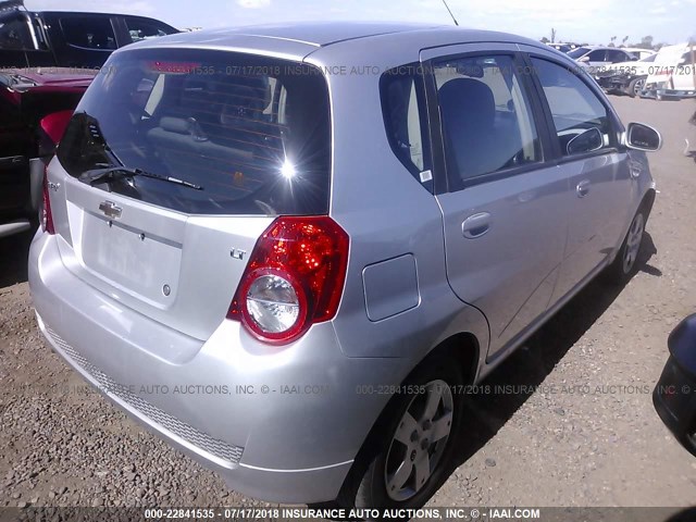 KL1TD6DE7BB256970 - 2011 CHEVROLET AVEO LS/LT 银色 照片 4