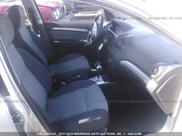 KL1TD6DE7BB256970 - 2011 CHEVROLET AVEO LS/LT 银色 照片 5