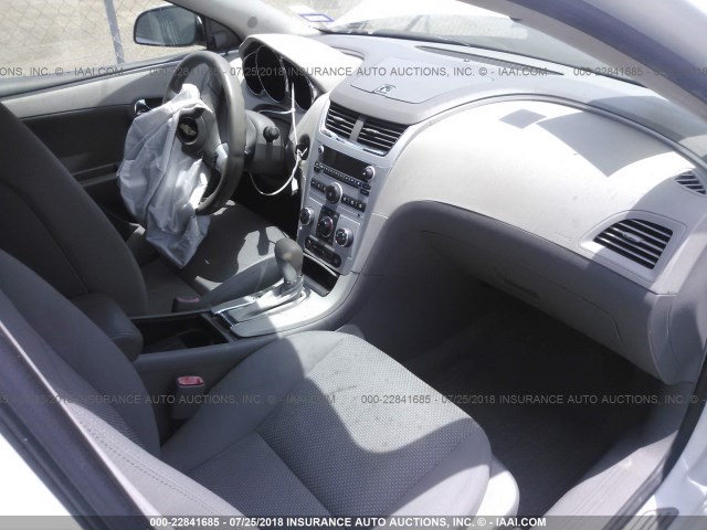 1G1ZH57B994177732 - 2009 CHEVROLET MALIBU 1LT თეთრი ფოტო 5