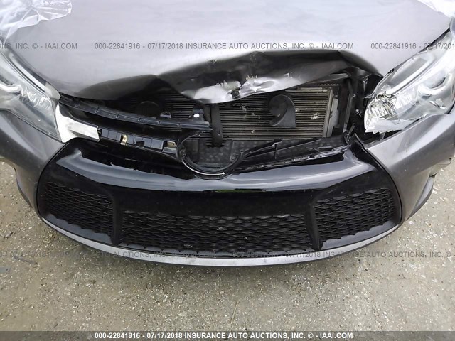 4T1BF1FK9HU420944 - 2017 TOYOTA CAMRY LE/XLE/SE/XSE 灰色 照片 10