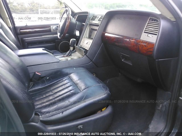 5LMFU28R33LJ06872 - 2003 LINCOLN NAVIGATOR Schwarz Foto 5