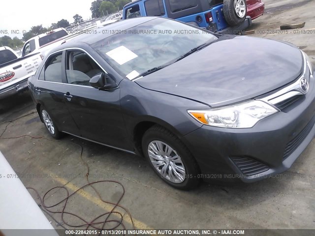 4T1BF1FK2DU251957 - 2013 TOYOTA CAMRY L/SE/LE/XLE 灰色 照片 1