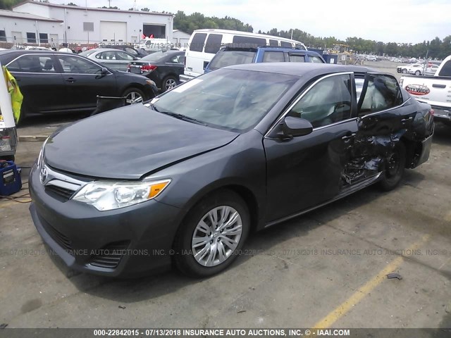 4T1BF1FK2DU251957 - 2013 TOYOTA CAMRY L/SE/LE/XLE 灰色 照片 2