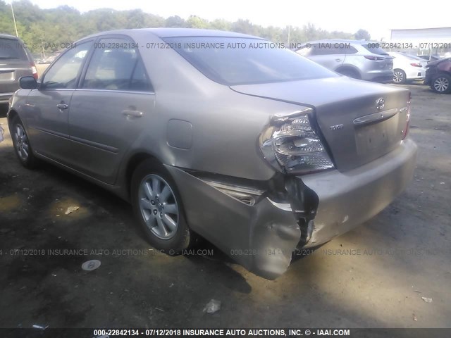 4T1BF30K02U506221 - 2002 TOYOTA CAMRY LE/XLE/SE ოქროსფერი ფოტო 6