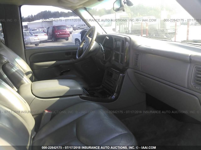 1GKFK66U95J162541 - 2005 GMC YUKON XL DENALI SILVER photo 5