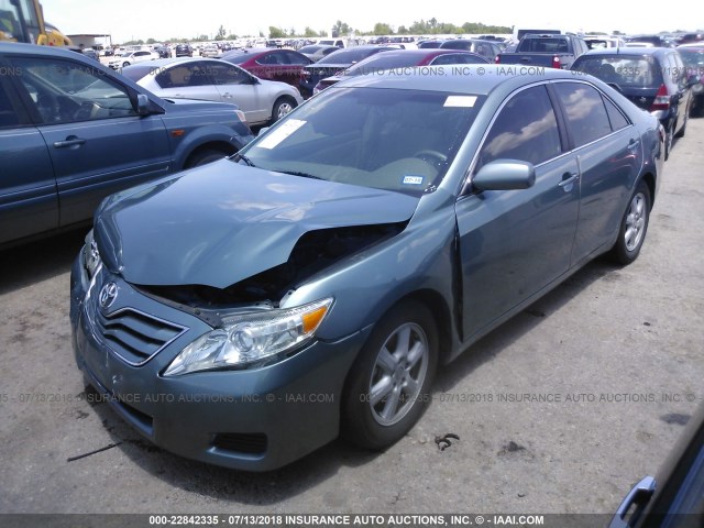 4T4BF3EK2AR032124 - 2010 TOYOTA CAMRY SE/LE/XLE TEAL photo 2