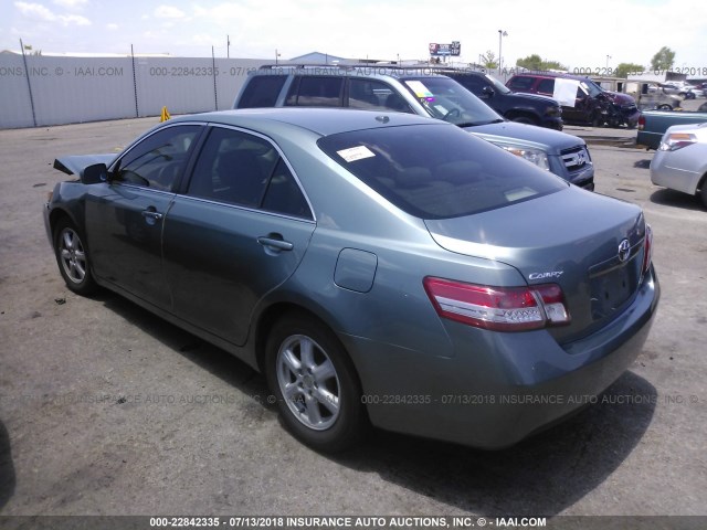 4T4BF3EK2AR032124 - 2010 TOYOTA CAMRY SE/LE/XLE TEAL photo 3
