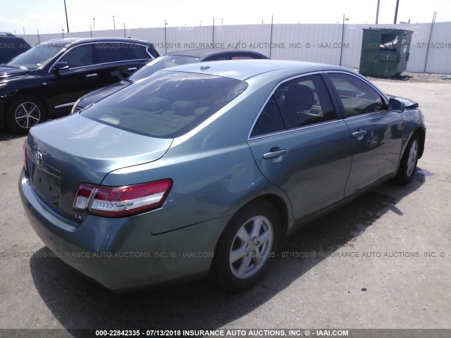 4T4BF3EK2AR032124 - 2010 TOYOTA CAMRY SE/LE/XLE TEAL photo 4