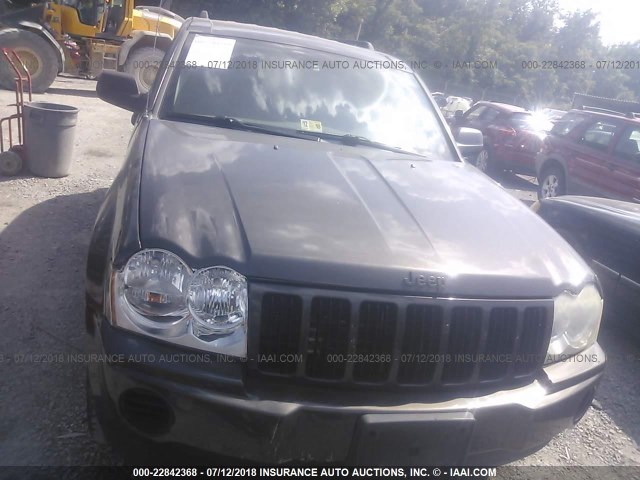 1J4GR48K85C673586 - 2005 JEEP GRAND CHEROKEE LAREDO/COLUMBIA/FREEDOM 灰色 照片 6