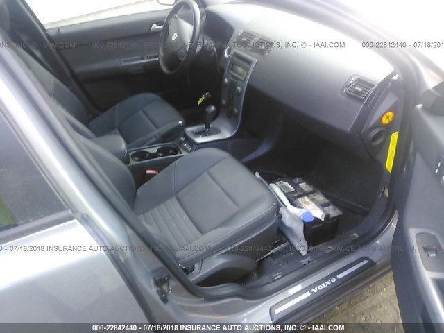 YV1MW390252083554 - 2005 VOLVO V50 2.4I GRAY photo 5