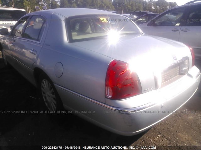 1LNHM81W65Y611714 - 2005 LINCOLN TOWN CAR SIGNATURE Light Blue photo 3