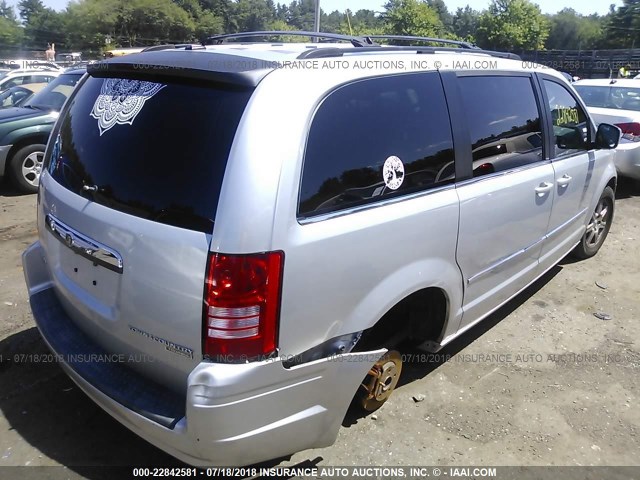 2A8HR54169R611560 - 2009 CHRYSLER TOWN & COUNTRY TOURING SILVER photo 4