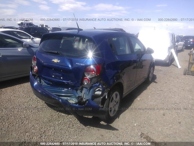 1G1JA6SG1D4257688 - 2013 CHEVROLET SONIC LS 蓝色 照片 4