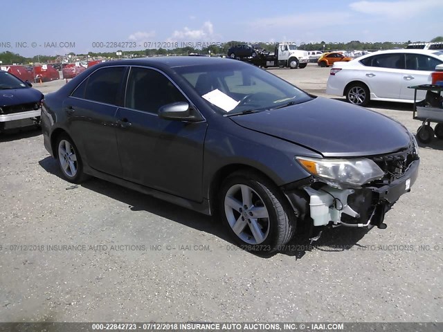 4T1BF1FK2DU665238 - 2013 TOYOTA CAMRY L/SE/LE/XLE 灰色 照片 1