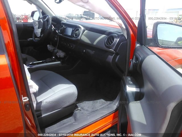 5TFCZ5AN4GX042456 - 2016 TOYOTA TACOMA DBL CAB/SR/SR5/TRD SPT/OR ORANGE photo 5