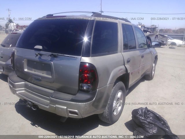 1GNDS13S222175606 - 2002 CHEVROLET TRAILBLAZER  BROWN photo 4