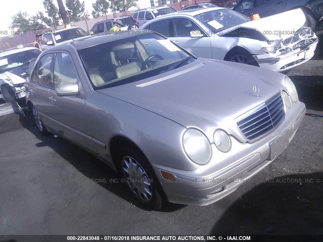 WDBJF65J01B164831 - 2001 MERCEDES-BENZ E 320 Champagne photo 1