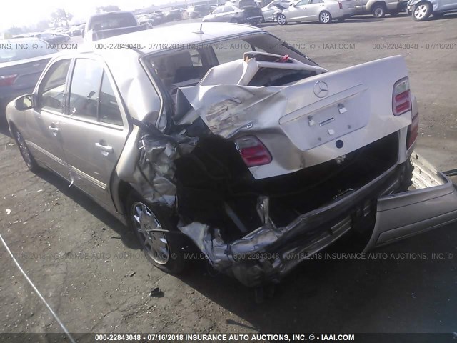 WDBJF65J01B164831 - 2001 MERCEDES-BENZ E 320 Champagne photo 3