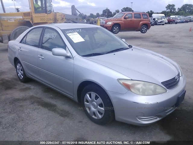 4T1BE32K82U611332 - 2002 TOYOTA CAMRY LE/XLE/SE 银色 照片 1