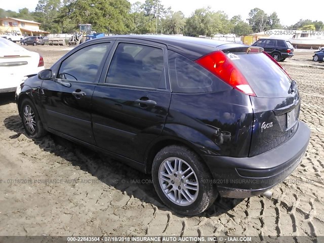 3FAFP37303R183854 - 2003 FORD FOCUS ZX5 BLACK photo 3