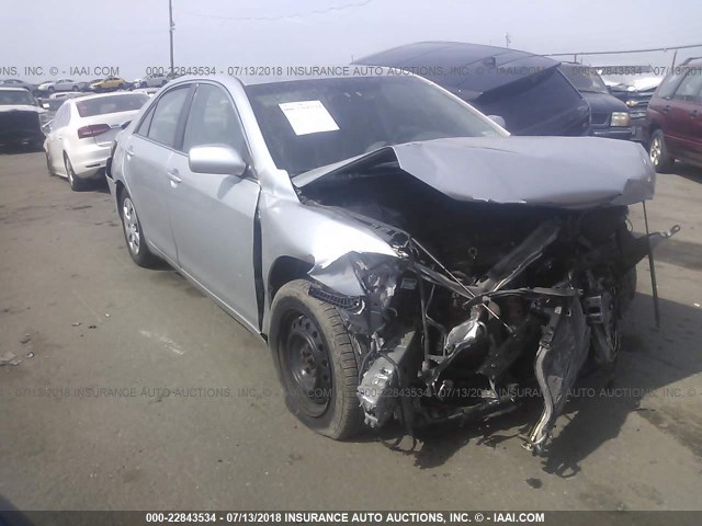 4T1BE46KX7U053667 - 2007 TOYOTA CAMRY NEW GENERAT CE/LE/XLE/SE SILVER photo 1