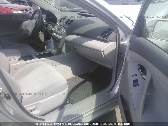 4T1BE46KX7U053667 - 2007 TOYOTA CAMRY NEW GENERAT CE/LE/XLE/SE SILVER photo 5