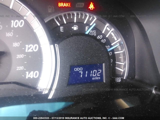 4T1BF1FKXEU358255 - 2014 TOYOTA CAMRY L/SE/LE/XLE ვერცხლისფერი ფოტო 7