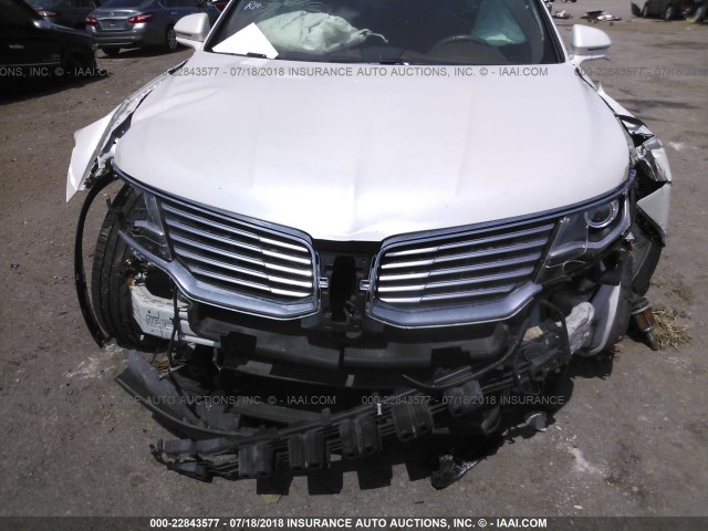 2LMPJ6LR3GBL38767 - 2016 LINCOLN MKX RESERVE WHITE photo 6