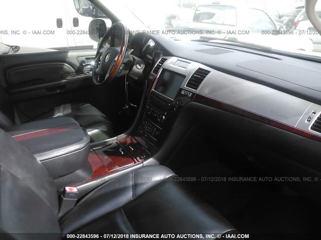 1GYFK26209R110879 - 2009 CADILLAC ESCALADE ESV LUXURY WHITE photo 5