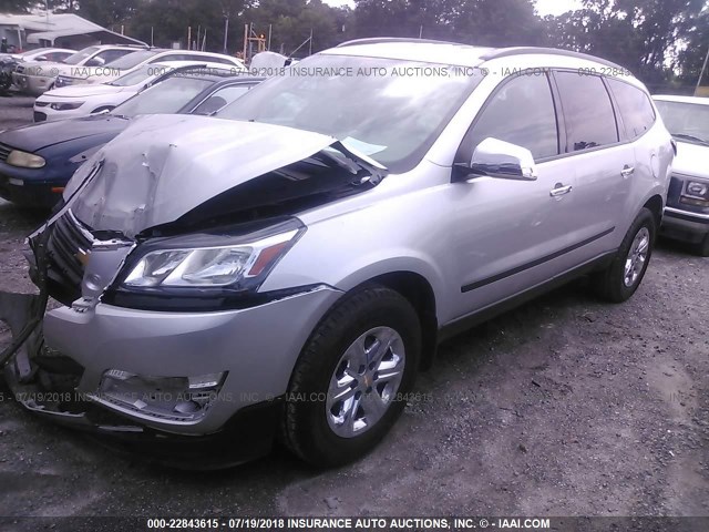 1GNKRFED1FJ340300 - 2015 CHEVROLET TRAVERSE LS SILVER photo 2