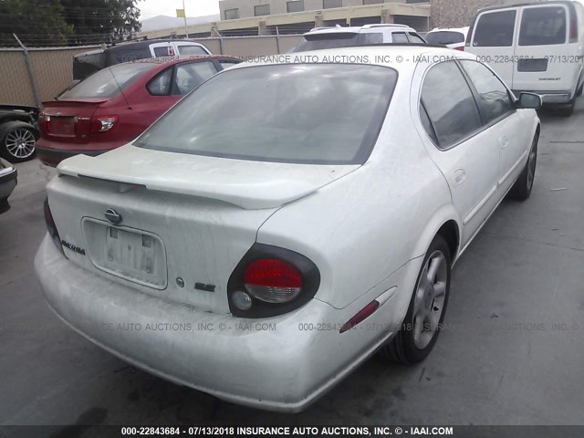 JN1CA31A0YT015260 - 2000 NISSAN MAXIMA GLE/GXE/SE WHITE photo 4