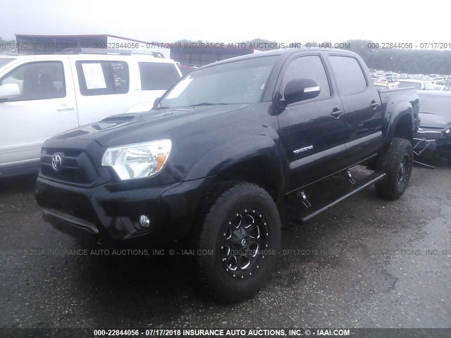 3TMLU4EN2DM132323 - 2013 TOYOTA TACOMA DOUBLE CAB შავი ფოტო 2