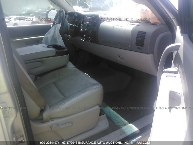 3GTP2VE34BG316587 - 2011 GMC SIERRA K1500 SLE SILVER photo 5