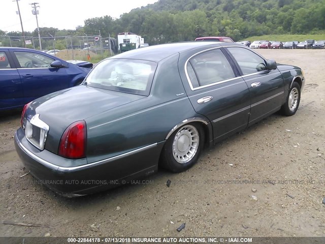 1LNHM81W91Y637279 - 2001 LINCOLN TOWN CAR EXECUTIVE GREEN photo 4