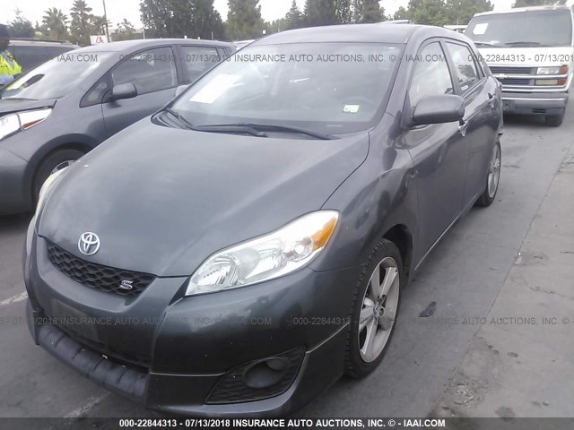 2T1KE40E19C011413 - 2009 TOYOTA COROLLA MATRIX S GRAY photo 2