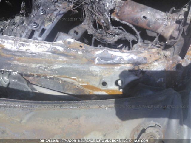 4T1BF3EK1BU616980 - 2011 TOYOTA CAMRY SE/LE/XLE WHITE photo 9