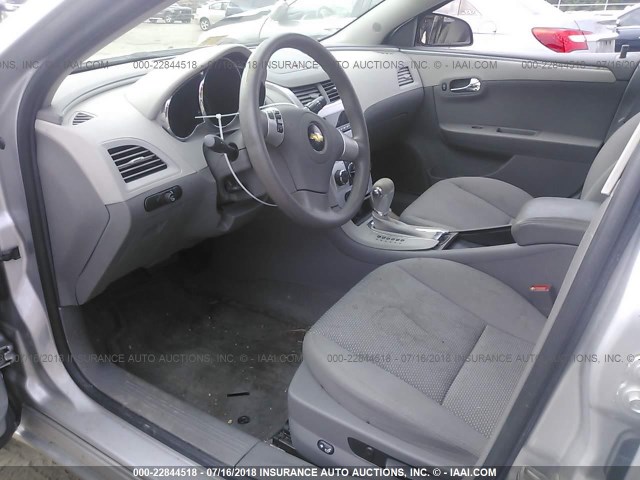 1G1ZA5E05AF243966 - 2010 CHEVROLET MALIBU LS Gümüş foto 5