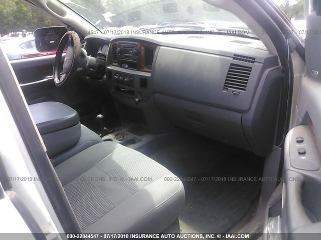 3D7KS28C76G103326 - 2006 DODGE RAM 2500 ST/SLT/LARAMIE თეთრი ფოტო 5