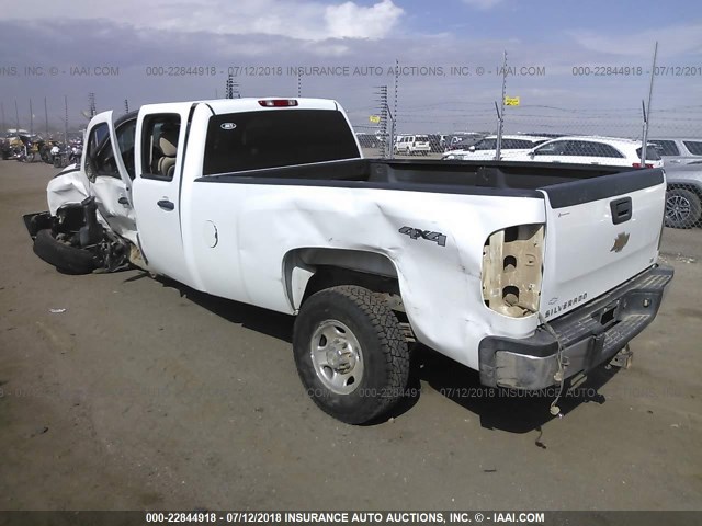 1GCHK33698F103215 - 2008 CHEVROLET SILVERADO K3500 WHITE photo 3