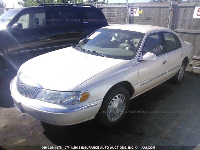 1LNFM97V5WY638836 - 1998 LINCOLN CONTINENTAL  Braun Foto 2