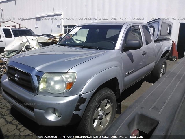 5TEUU42N55Z103430 - 2005 TOYOTA TACOMA ACCESS CAB Silber Foto 2