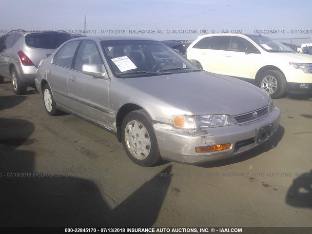 1HGCD5638TA181140 - 1996 HONDA ACCORD LX/EX TAN photo 1